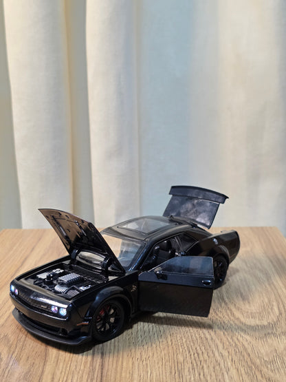 Dodge Challenger SRT Hellcat Widebody 1:24