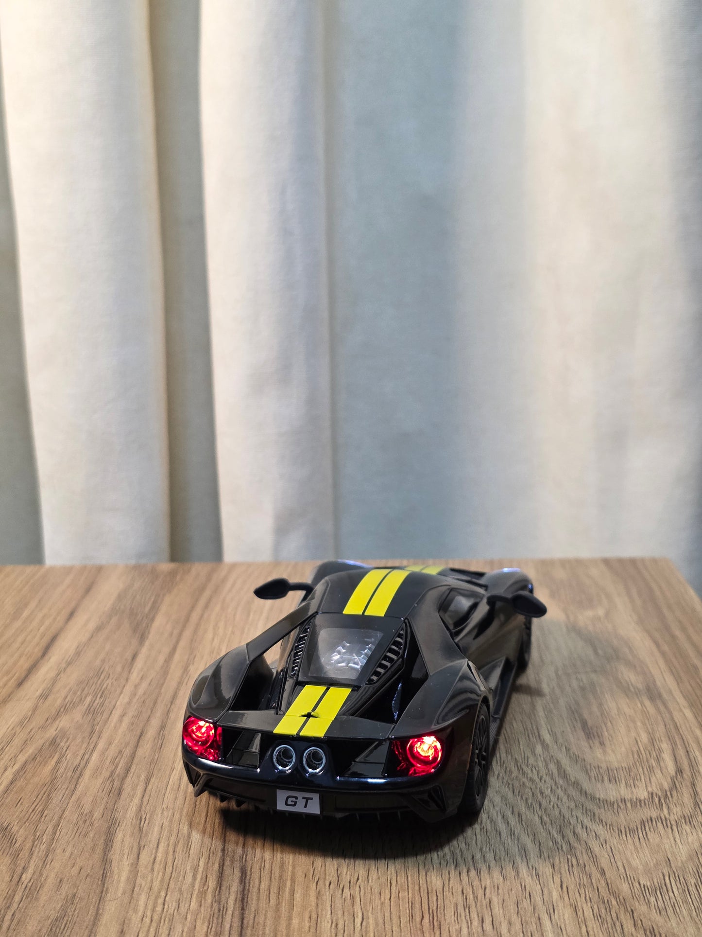 Ford GT-ის (მეორე თაობის) მოდელი 1:24